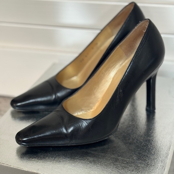 Charles Jourdan Vintage Black Leather Pumps Size 7 - Picture 2 of 6